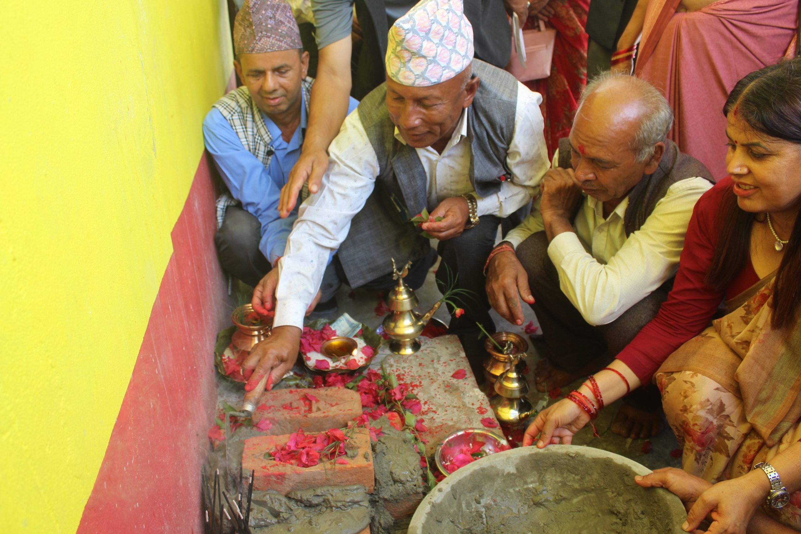उपाध्यक्ष श्रेष्ठले गरे मोती मावि बरौंलामा युवा कवि मोतीराम भट्टको शालीक शिलान्यास 